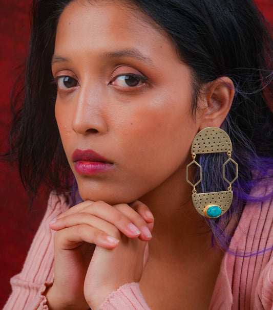 Choosing the Perfect Earrings for Your Face Shape: A Comprehensive Guide