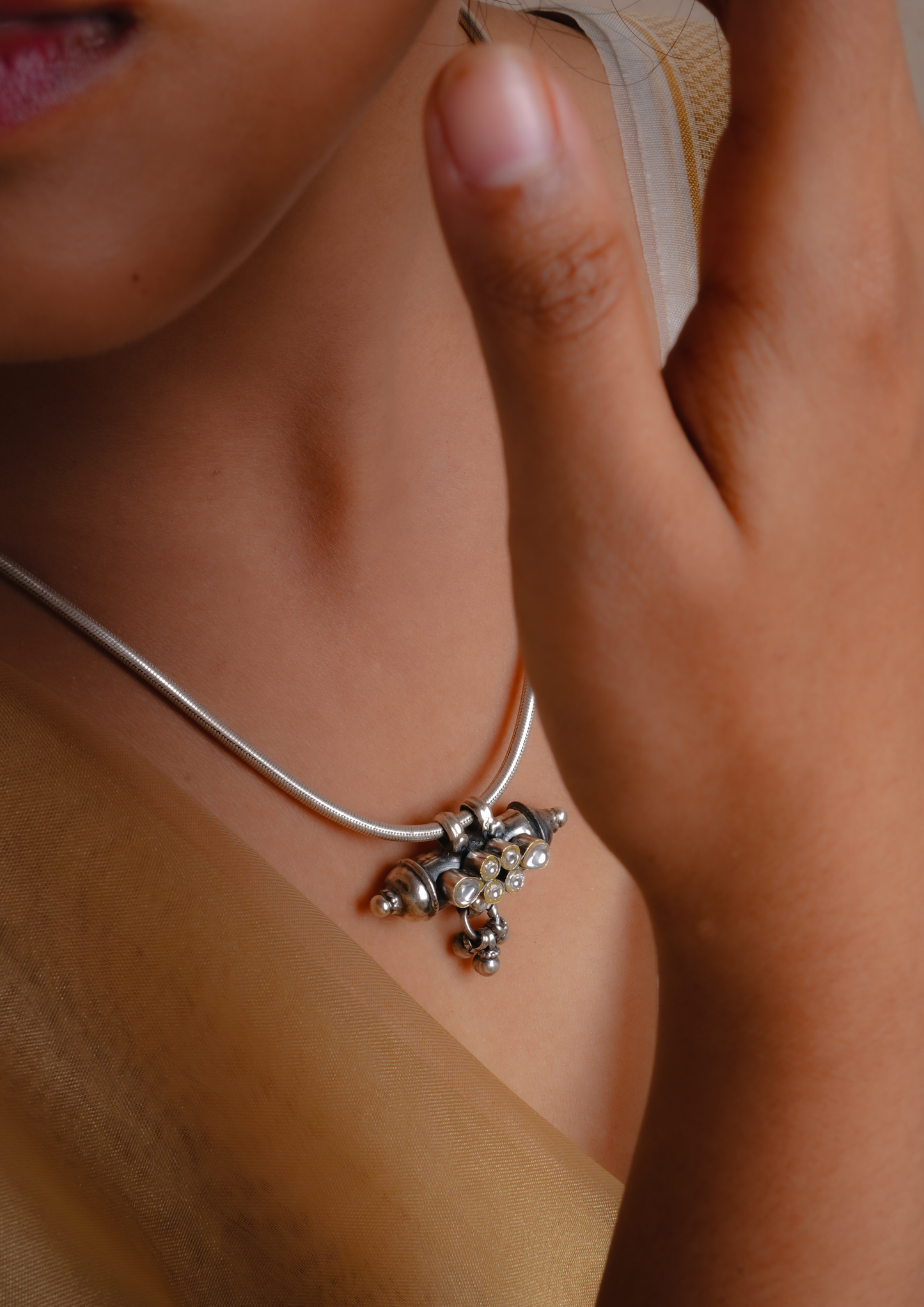 Taveez Silver Kundan Pendant