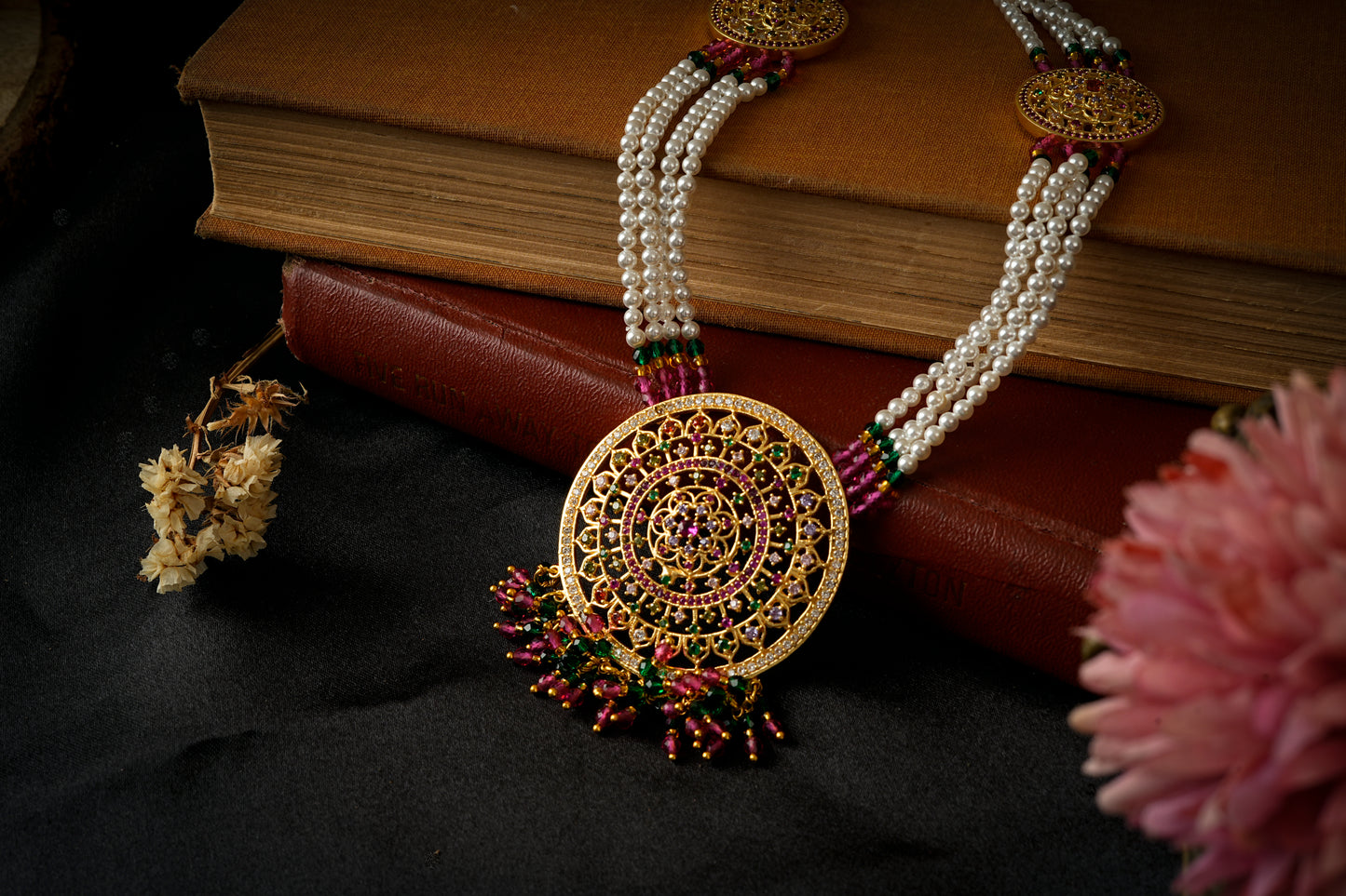 Heera Panna Short Necklace