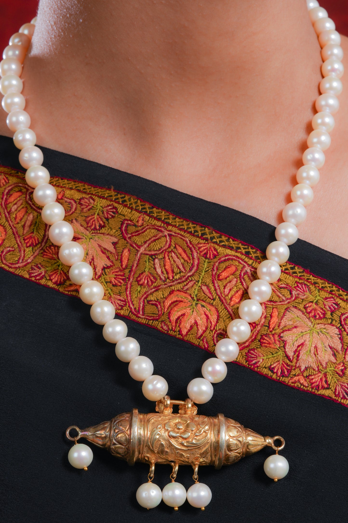 Antique Taweez Style Pendant in Pearl Chain
