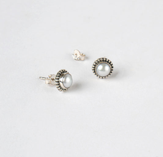 Everyday Pearl Stud