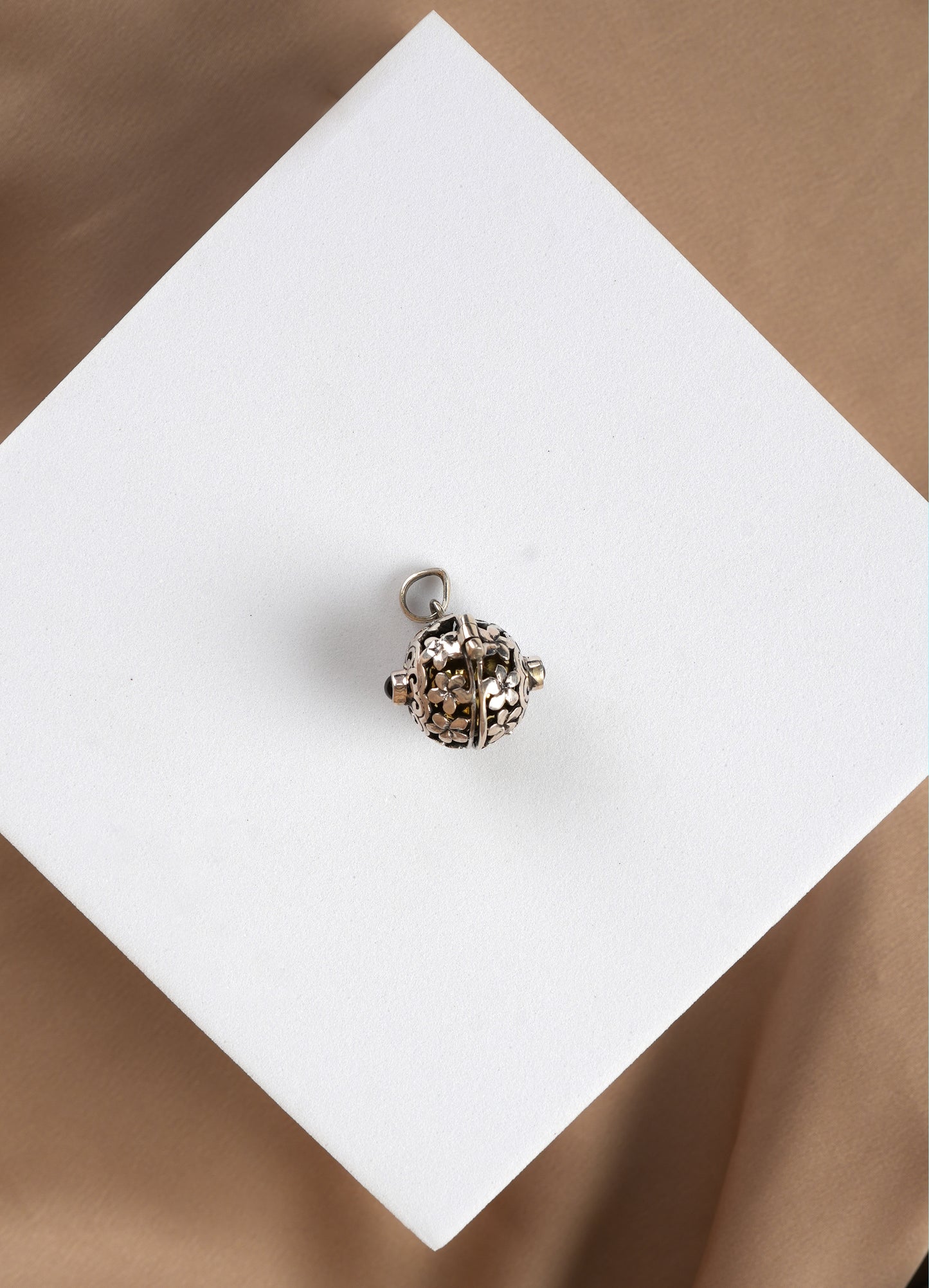 Silver Arabian Lattice Pendant