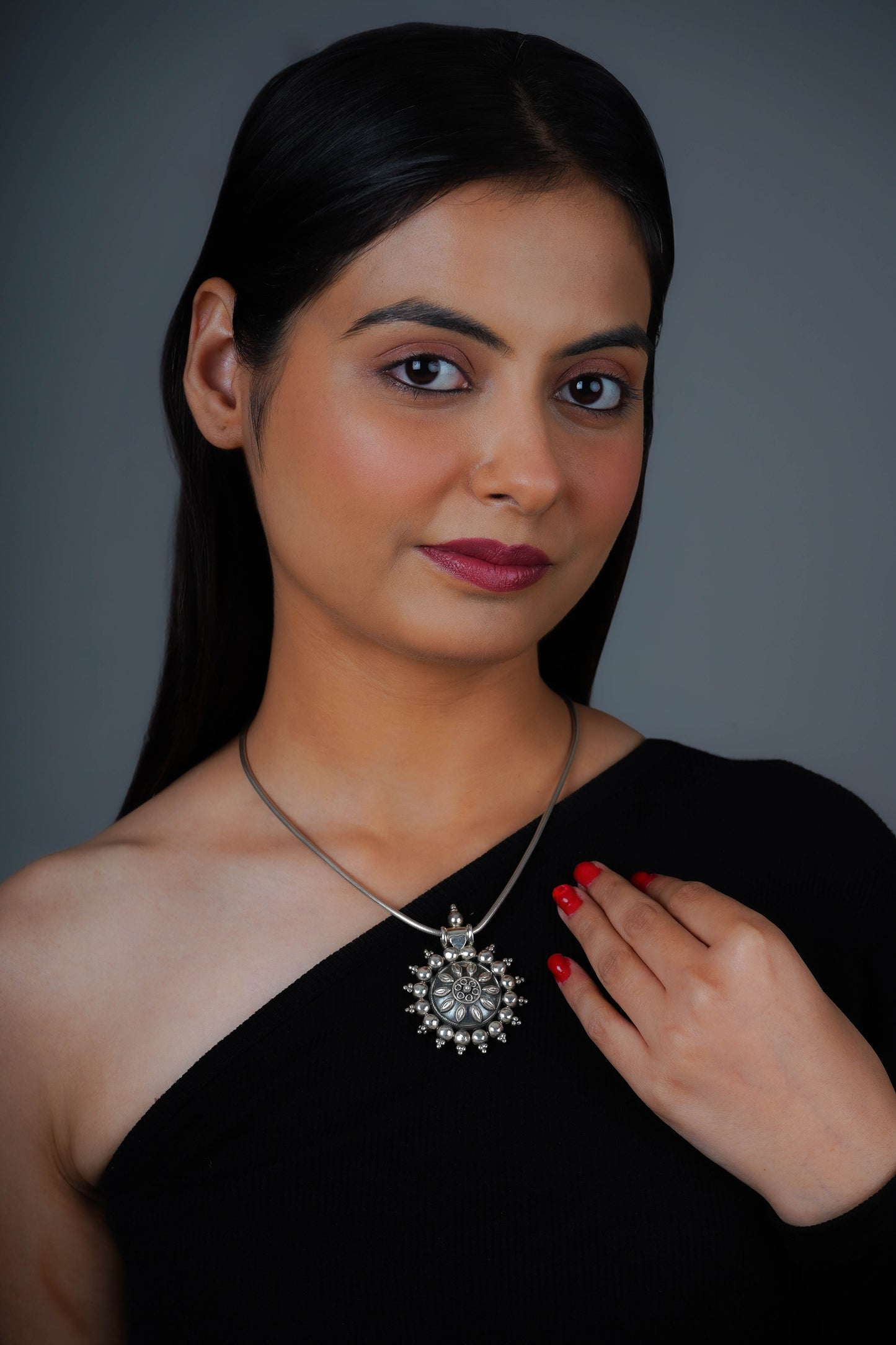 Exclusif Silver Flower Pendant