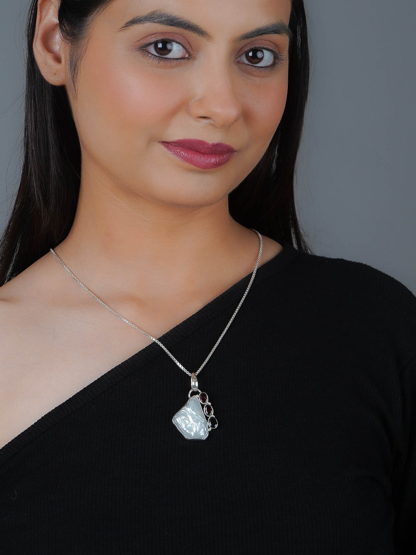 Pearl Garnet Silver necklace