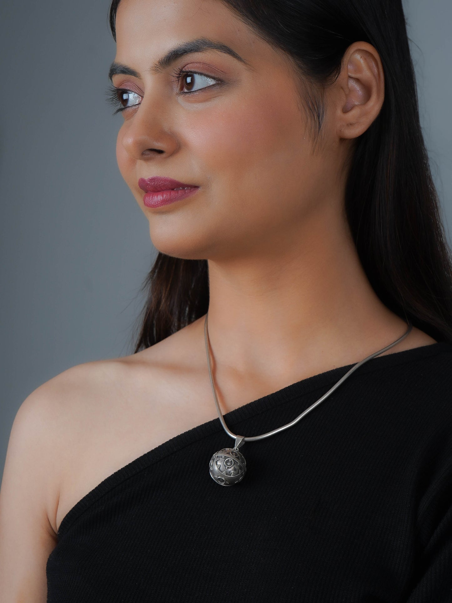 Rava Silver Ball Pendant