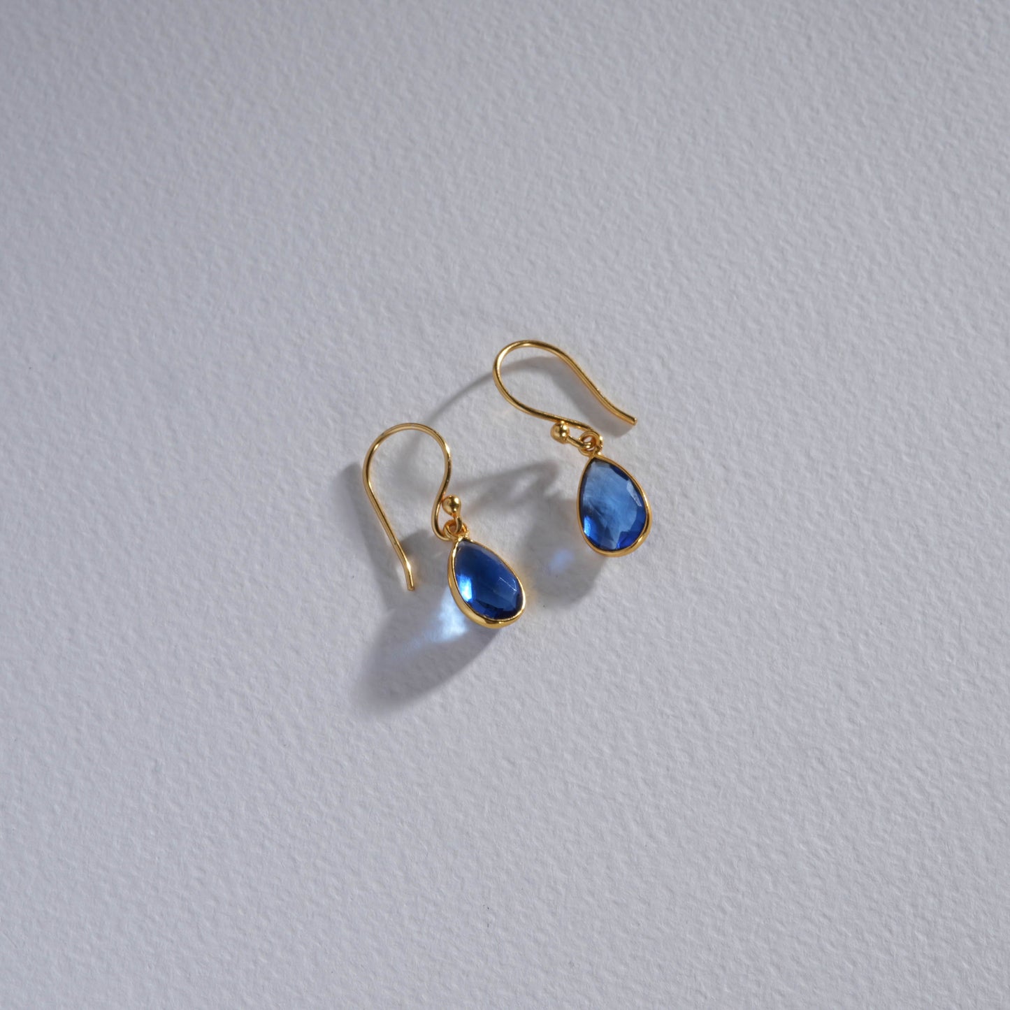 Sapphire Minimal Pendant Set