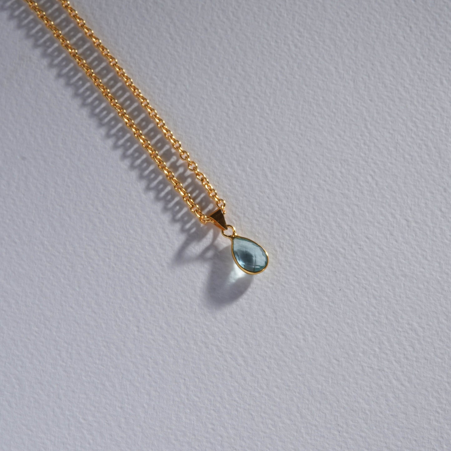 Minimal Aquamarine Pendant Set