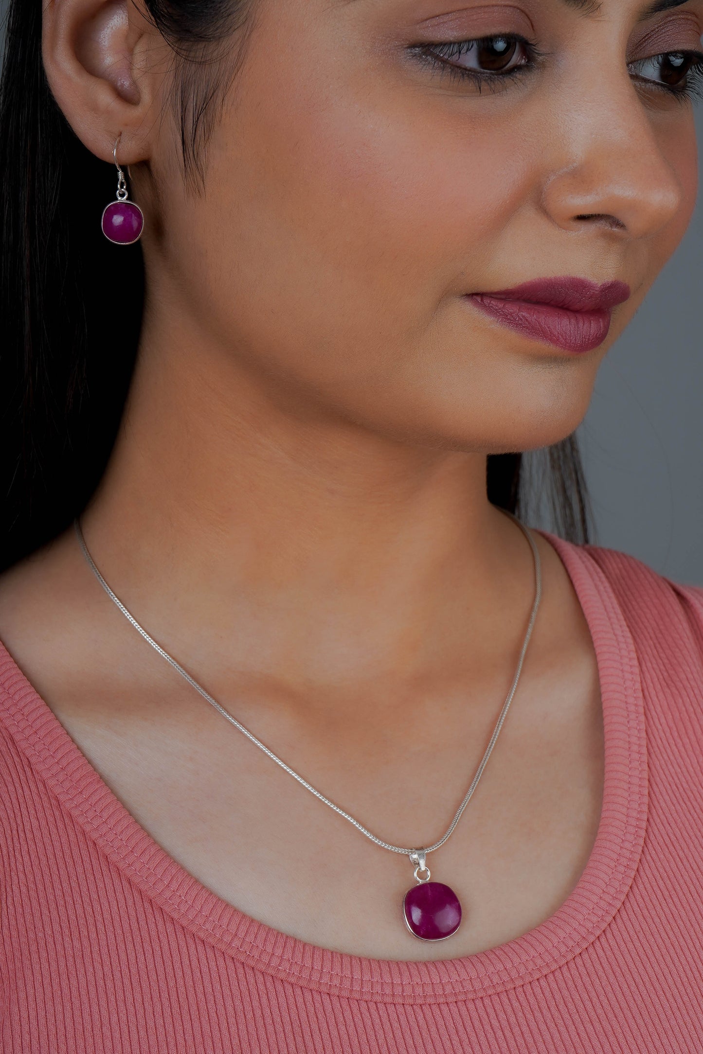 Minimal Pink Quartz Pendant In Silver Chain