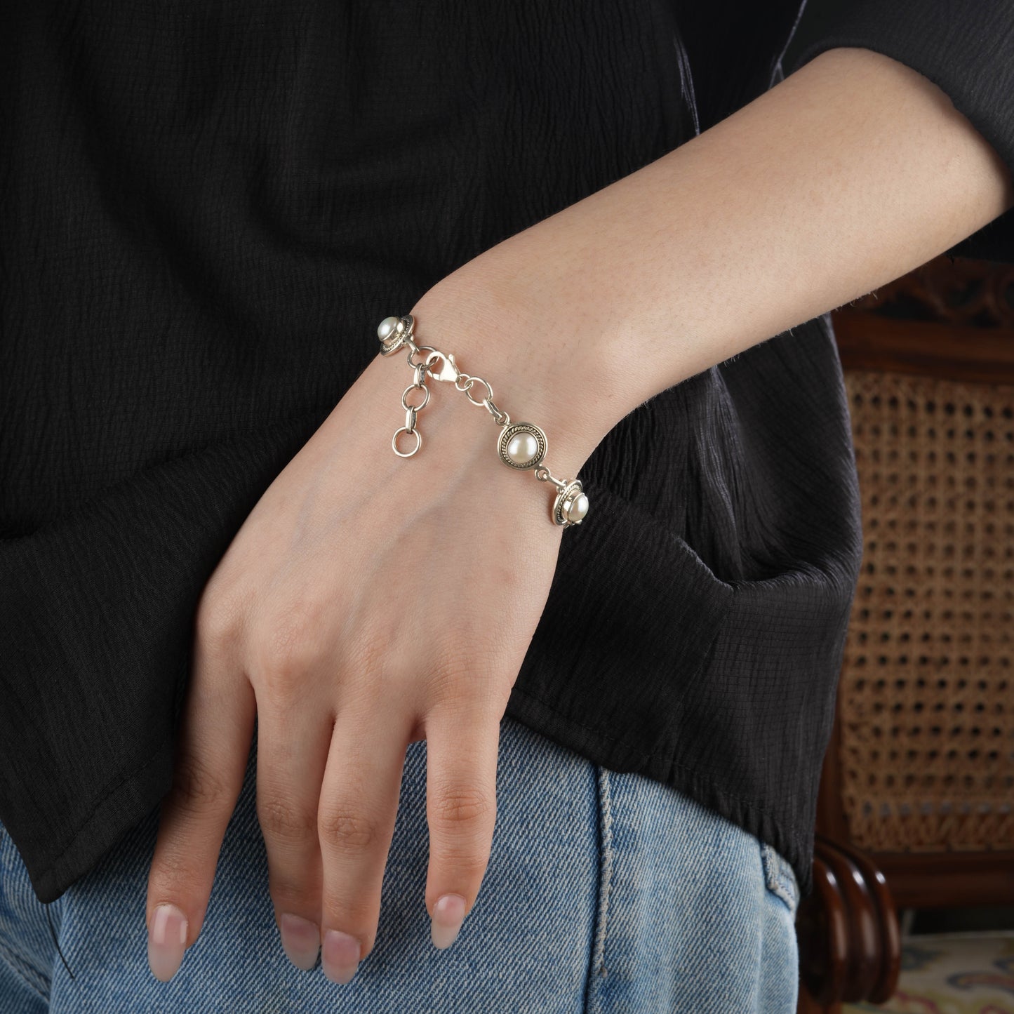 Graduated Pearls and Silver Bracelet
