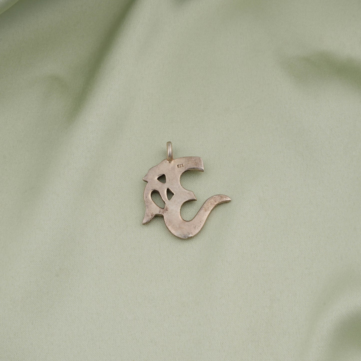 Universal Om Pendant