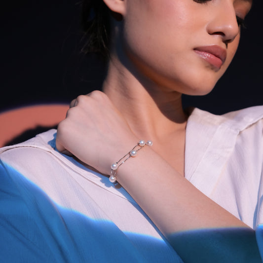 Silver And Pearls Dainty Bracelet