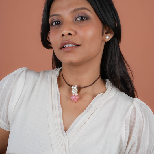 Peach And Pearls Bunch Leather Necklace