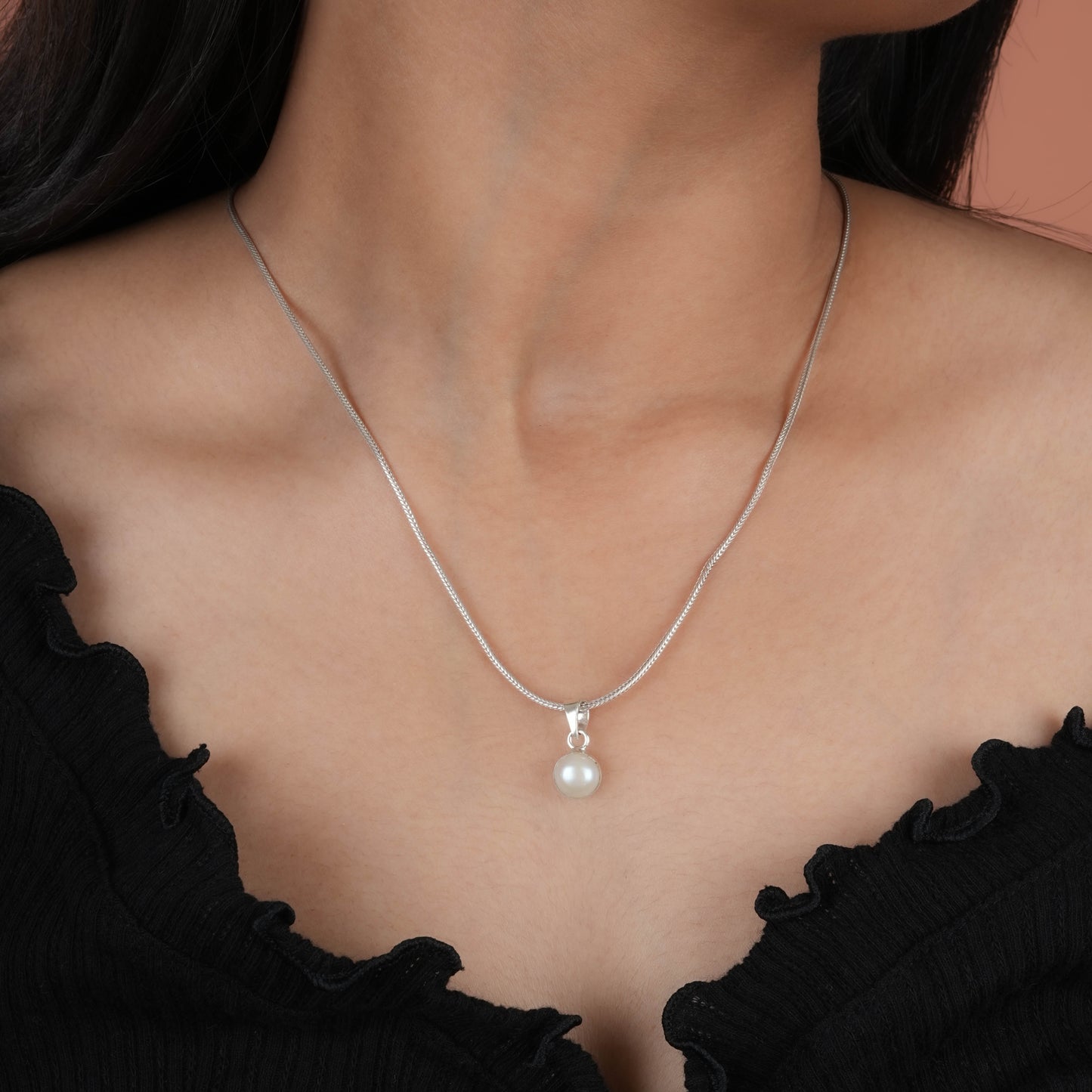 Pearl Bud Minimal Pearl Pendant Set