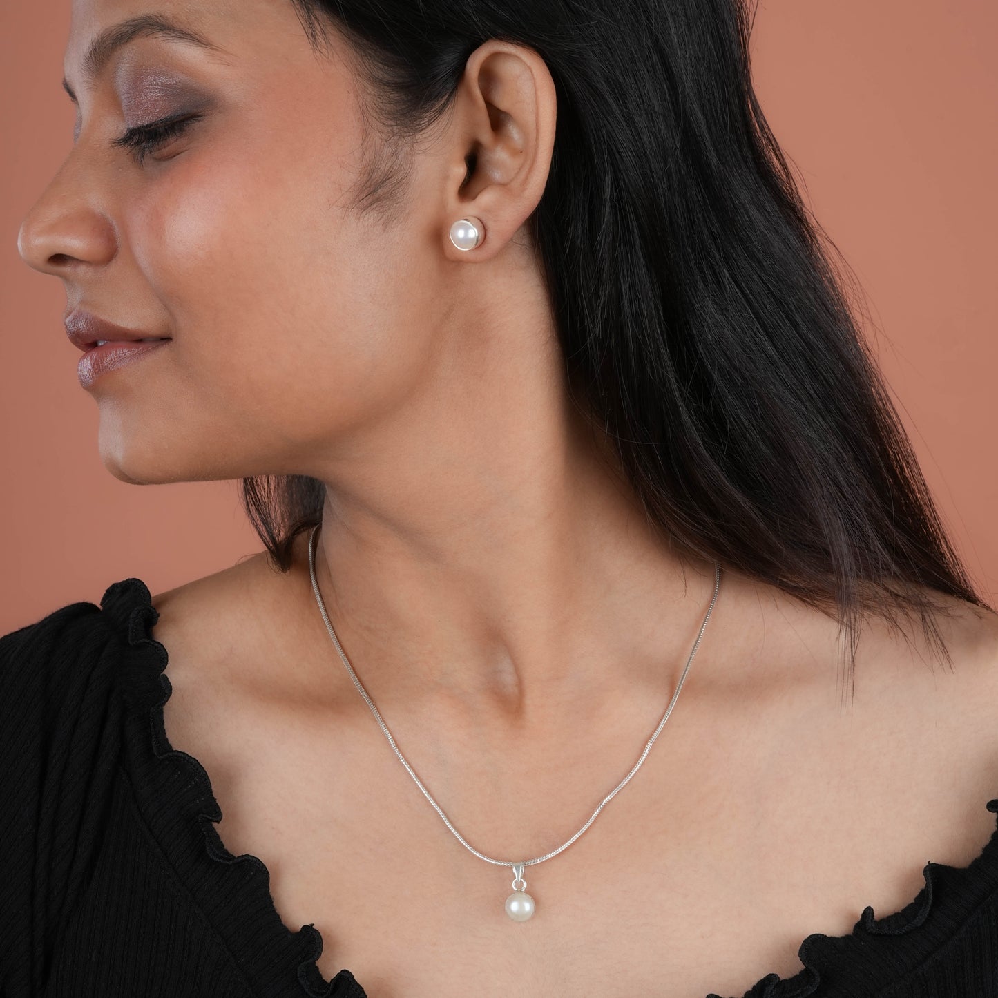 Pearl Bud Minimal Pearl Pendant Set
