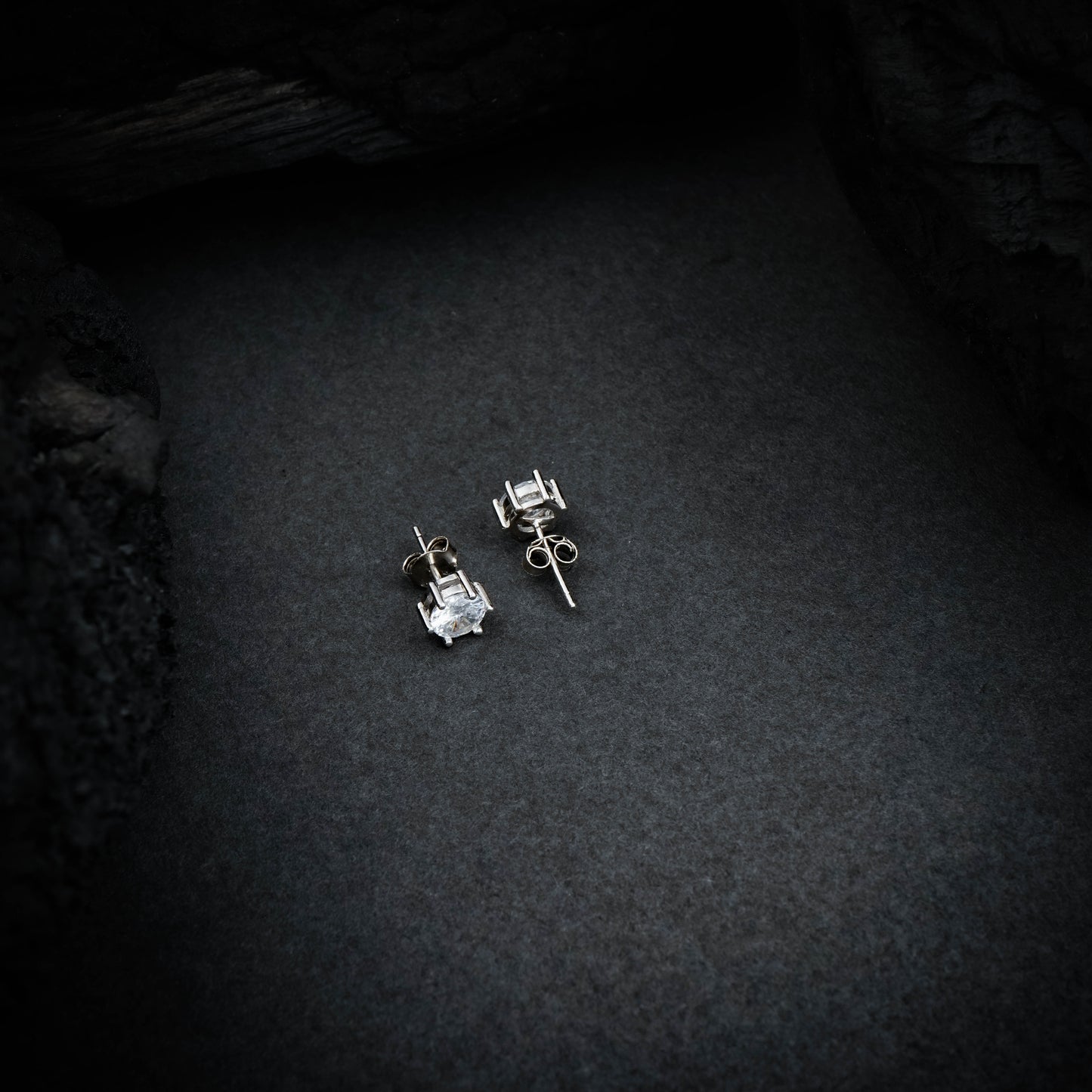 Six Prong classic 925 Silver Studs