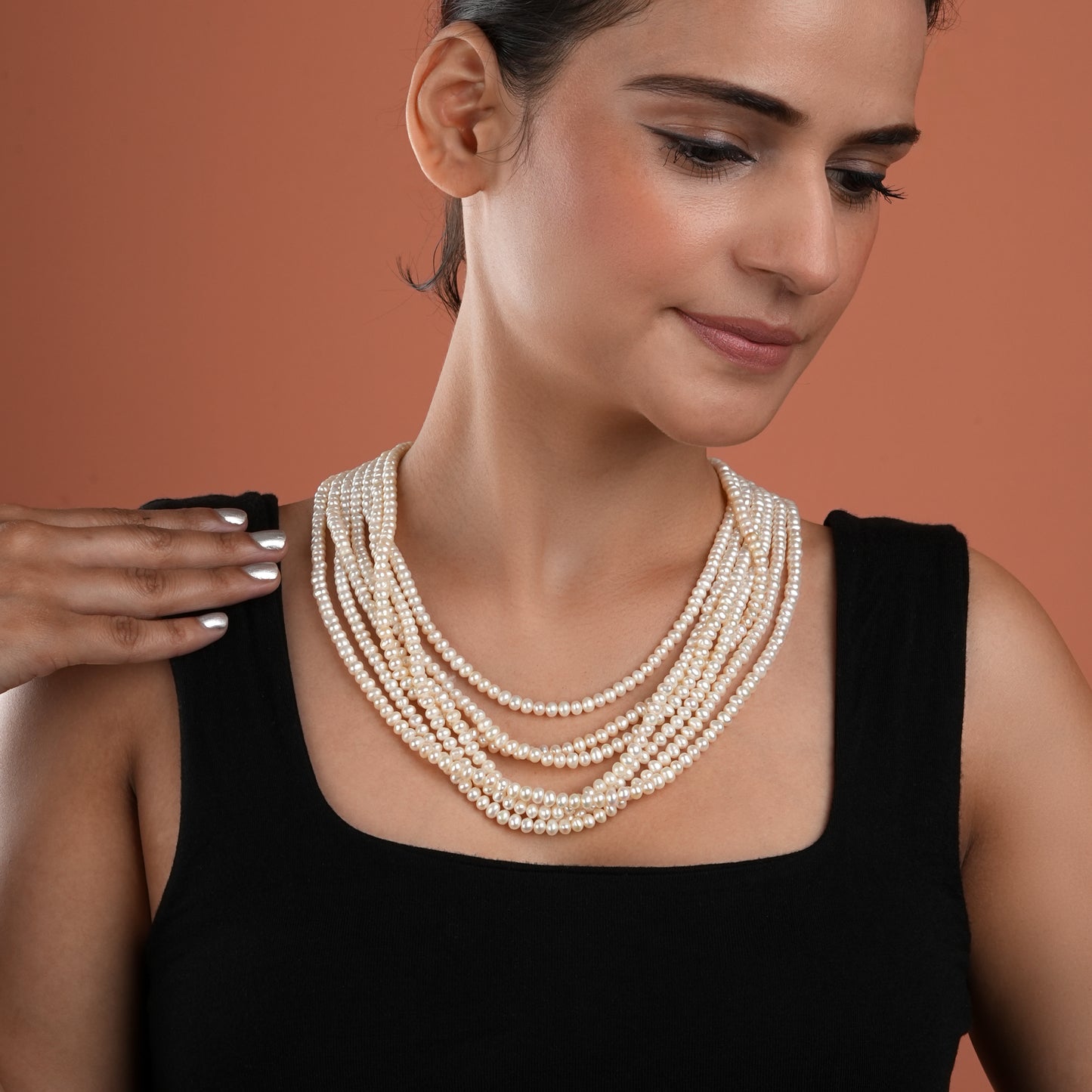 Multi-layered Pearls Necklace