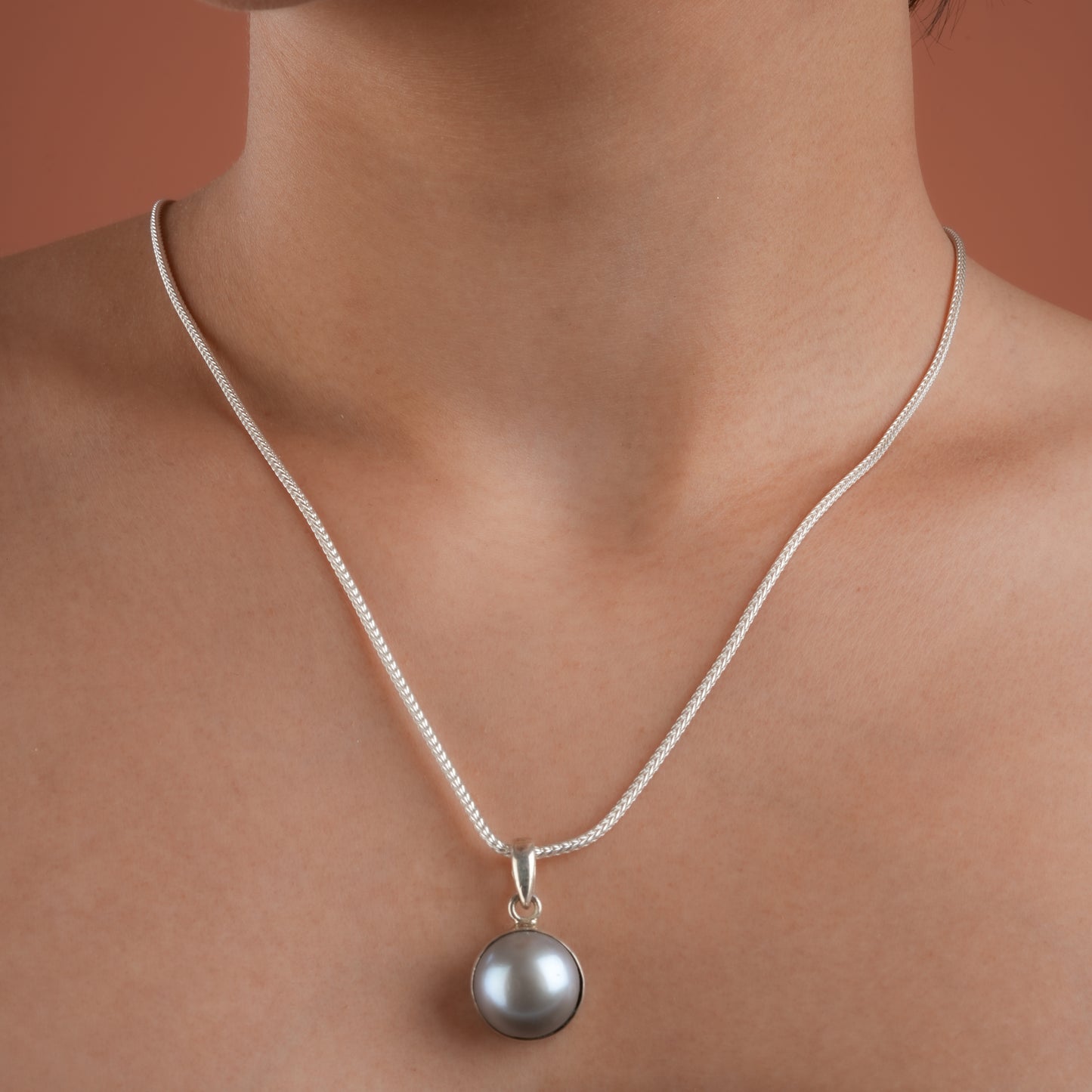 Midnight Pearls Pendant Set (Without chain)