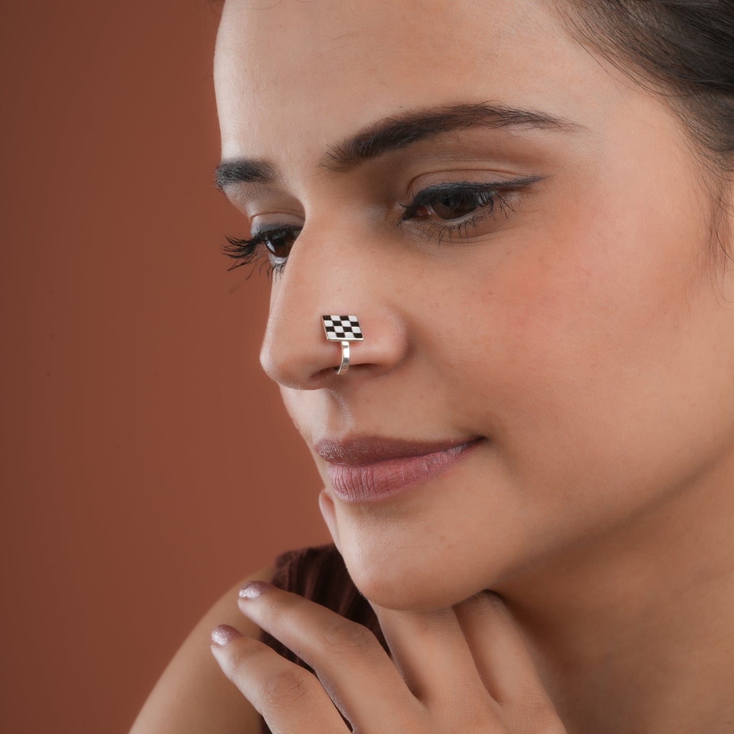Checkmate Silver Clip-On Nose Pin