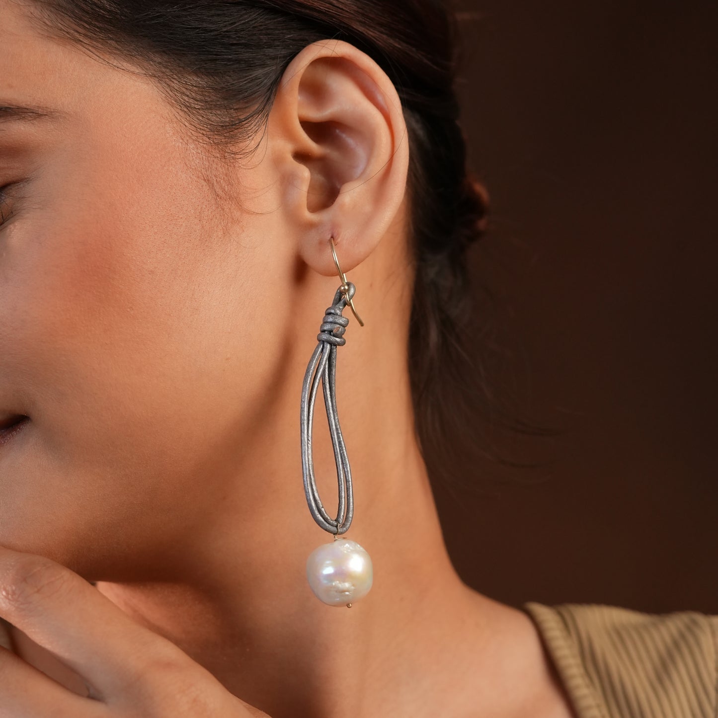 Leather Chord Pearl Earrings