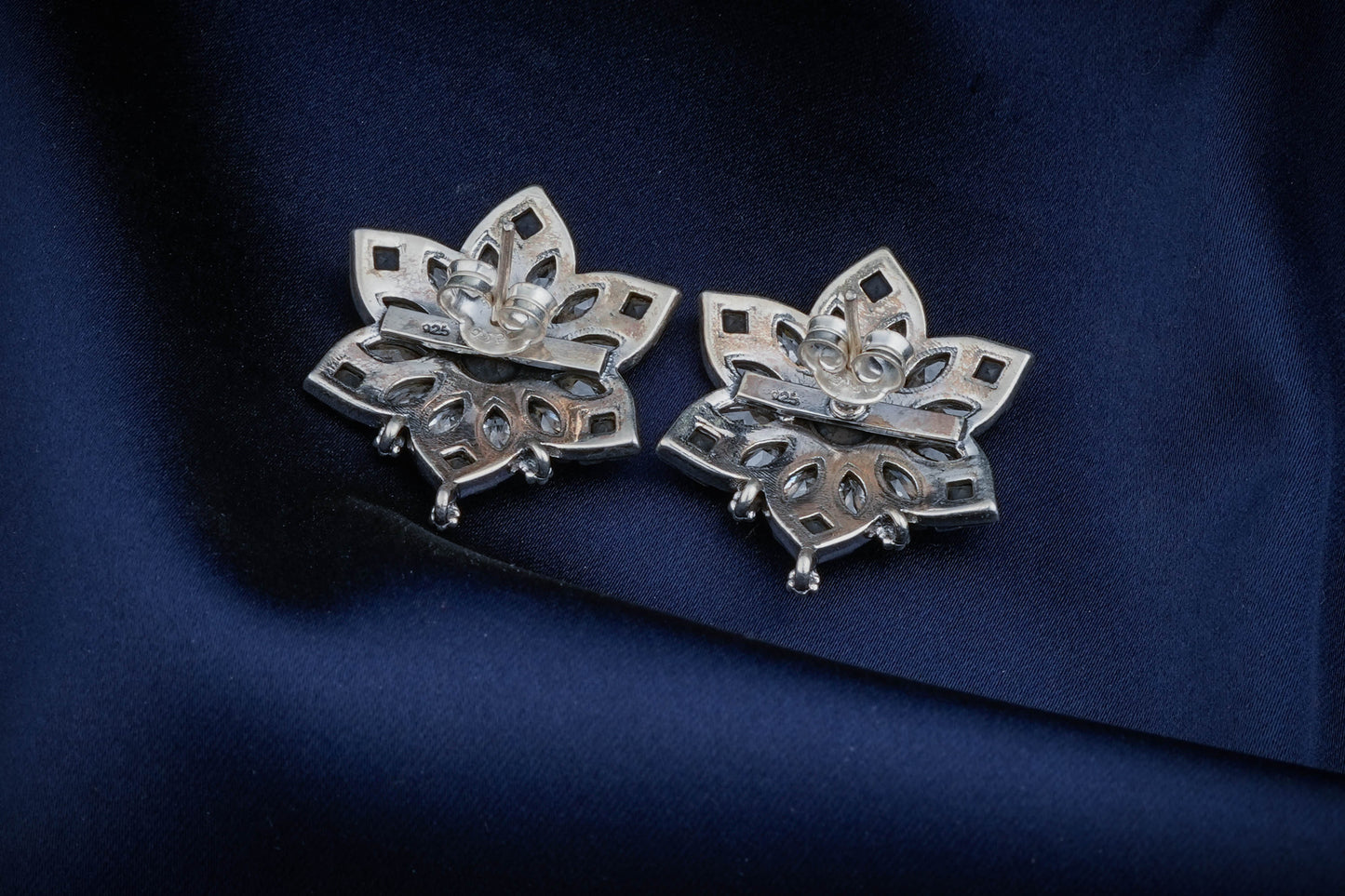 Silver Blue Cut Stone Flowers