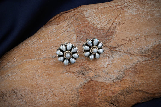 Exclusive Silver Pearl Flowers