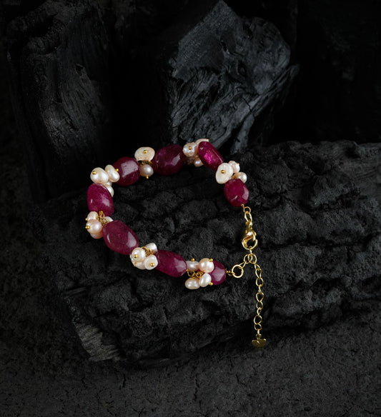 Ruby Coloured Quartz and Fresh Water Pearls Bracelet