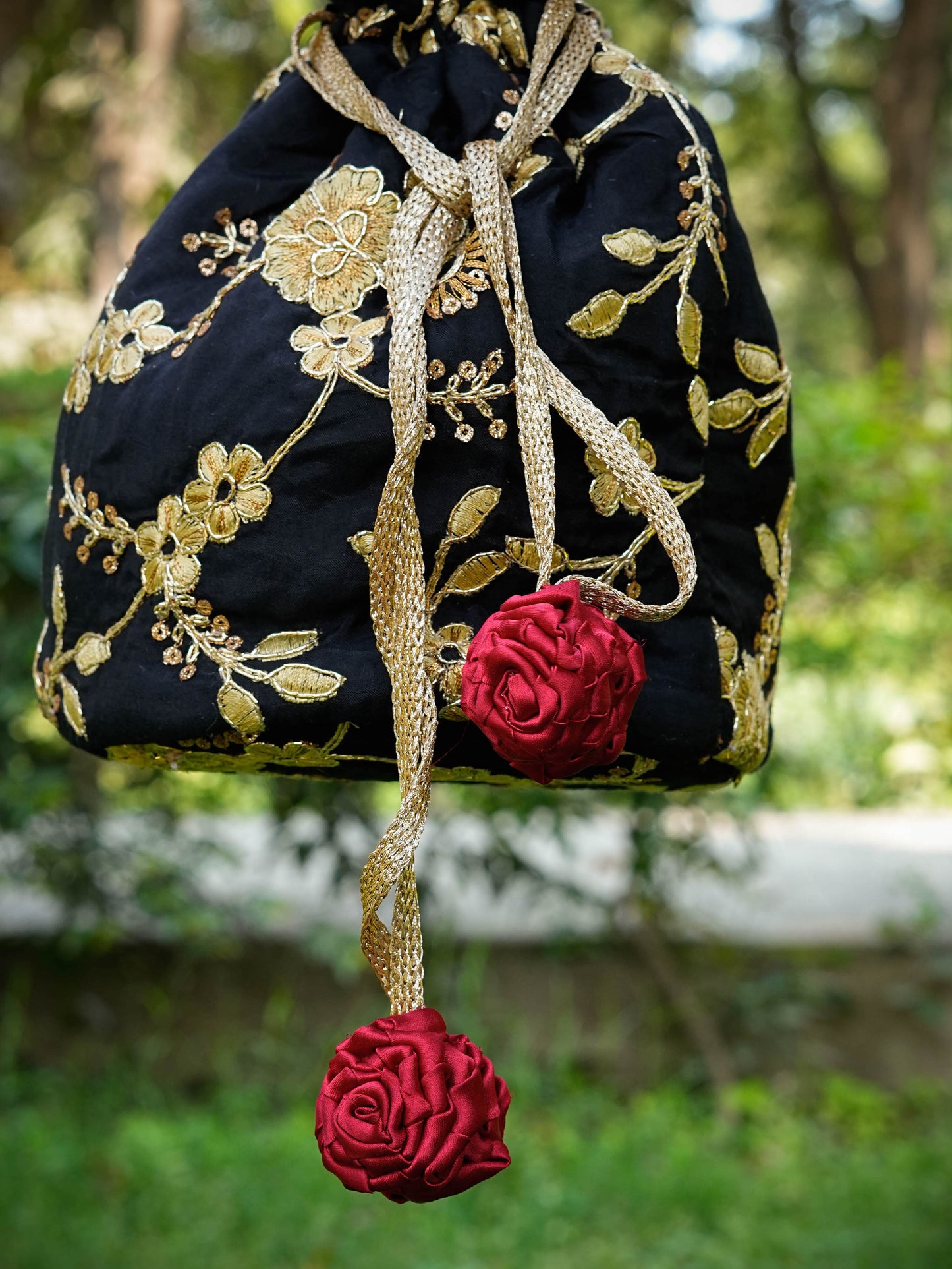 Black Onyx Opulence Potli