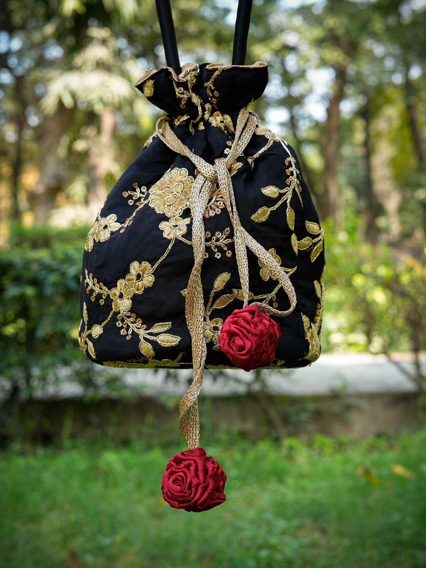 Black Onyx Opulence Potli