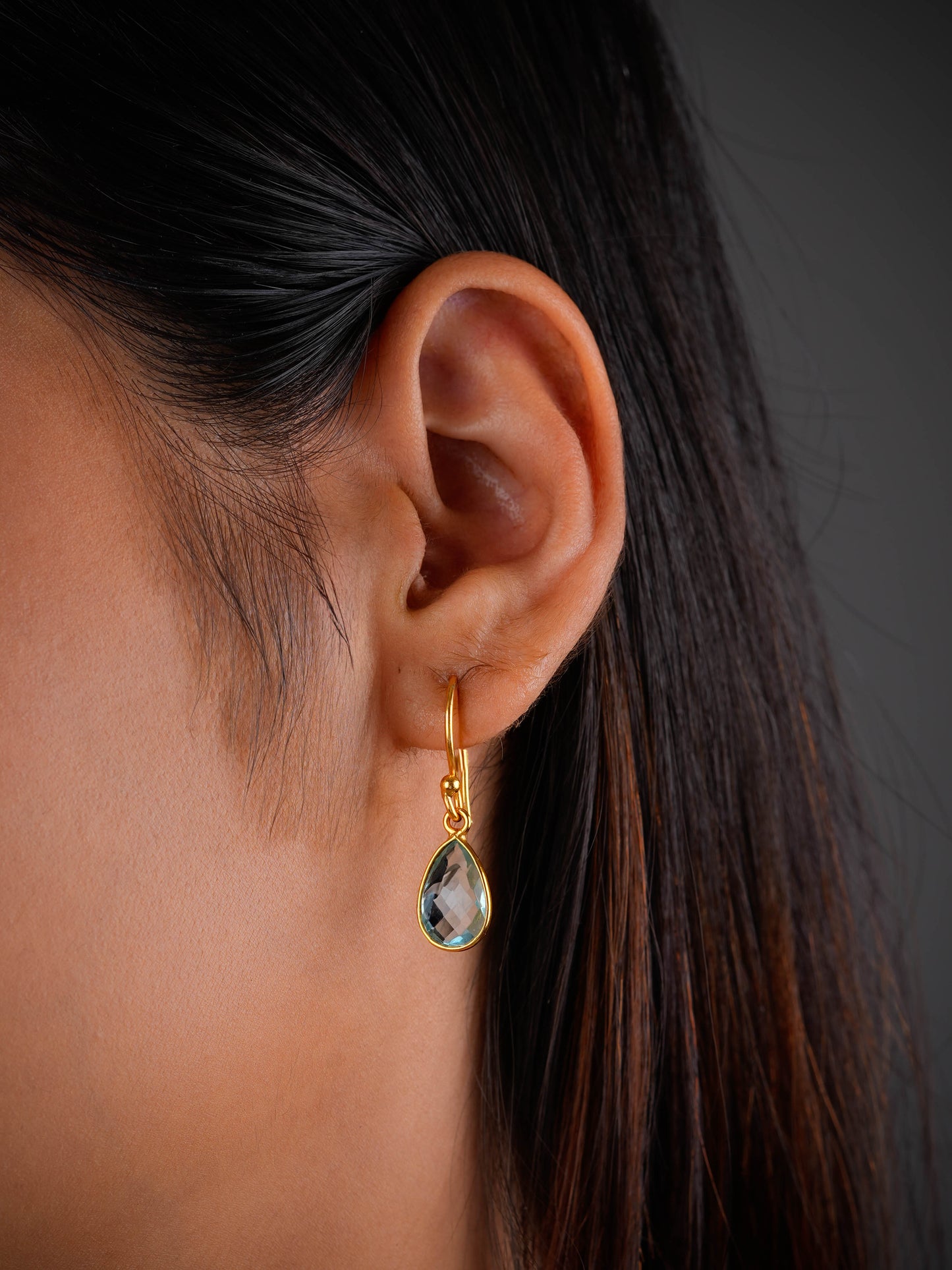 Minimal Aquamarine Pendant Set