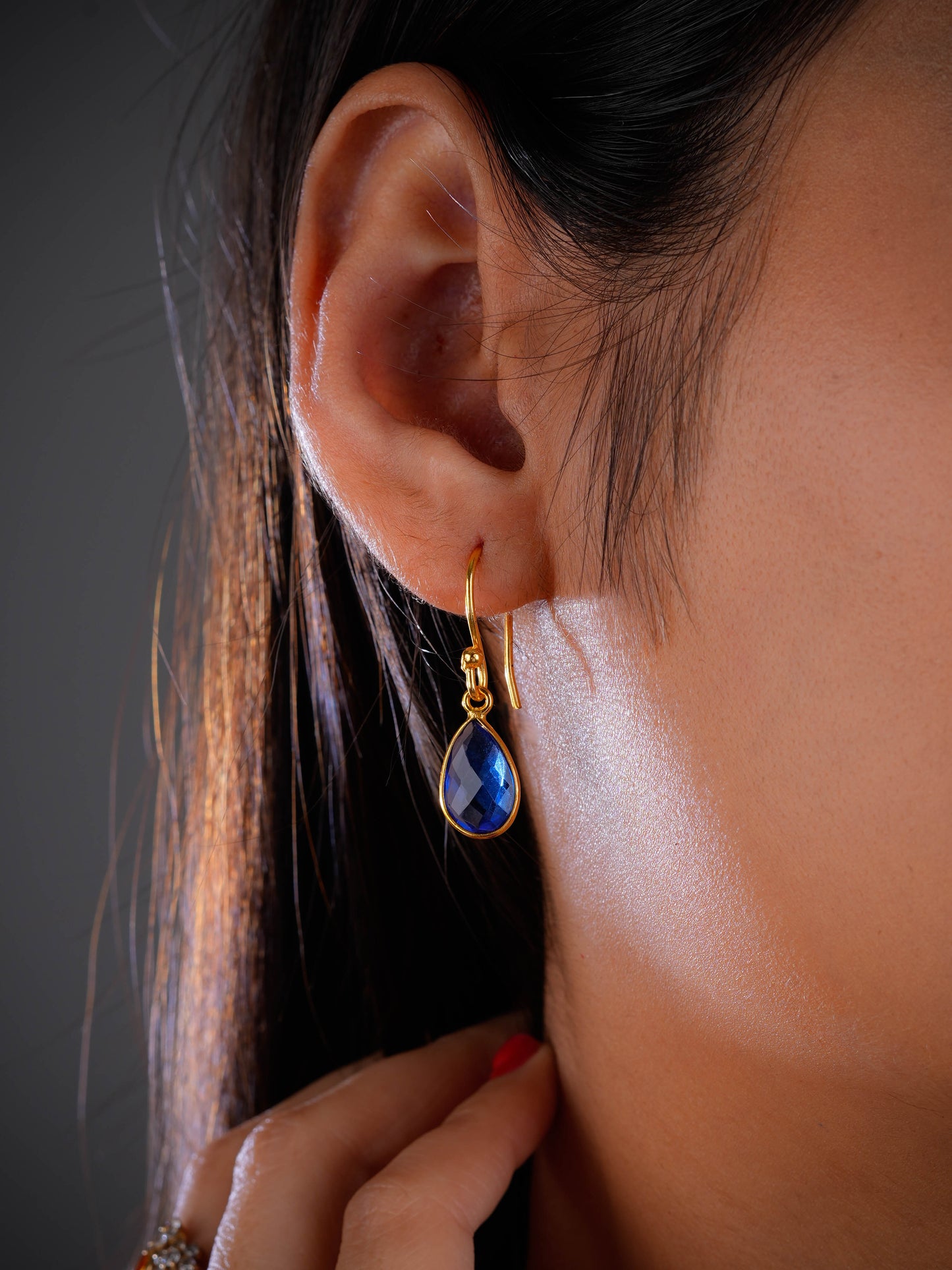 Sapphire Minimal Pendant Set