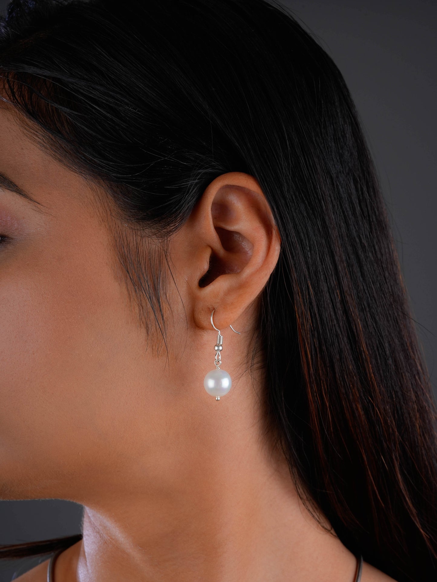 Serene Splendor Pearl Earrings Set