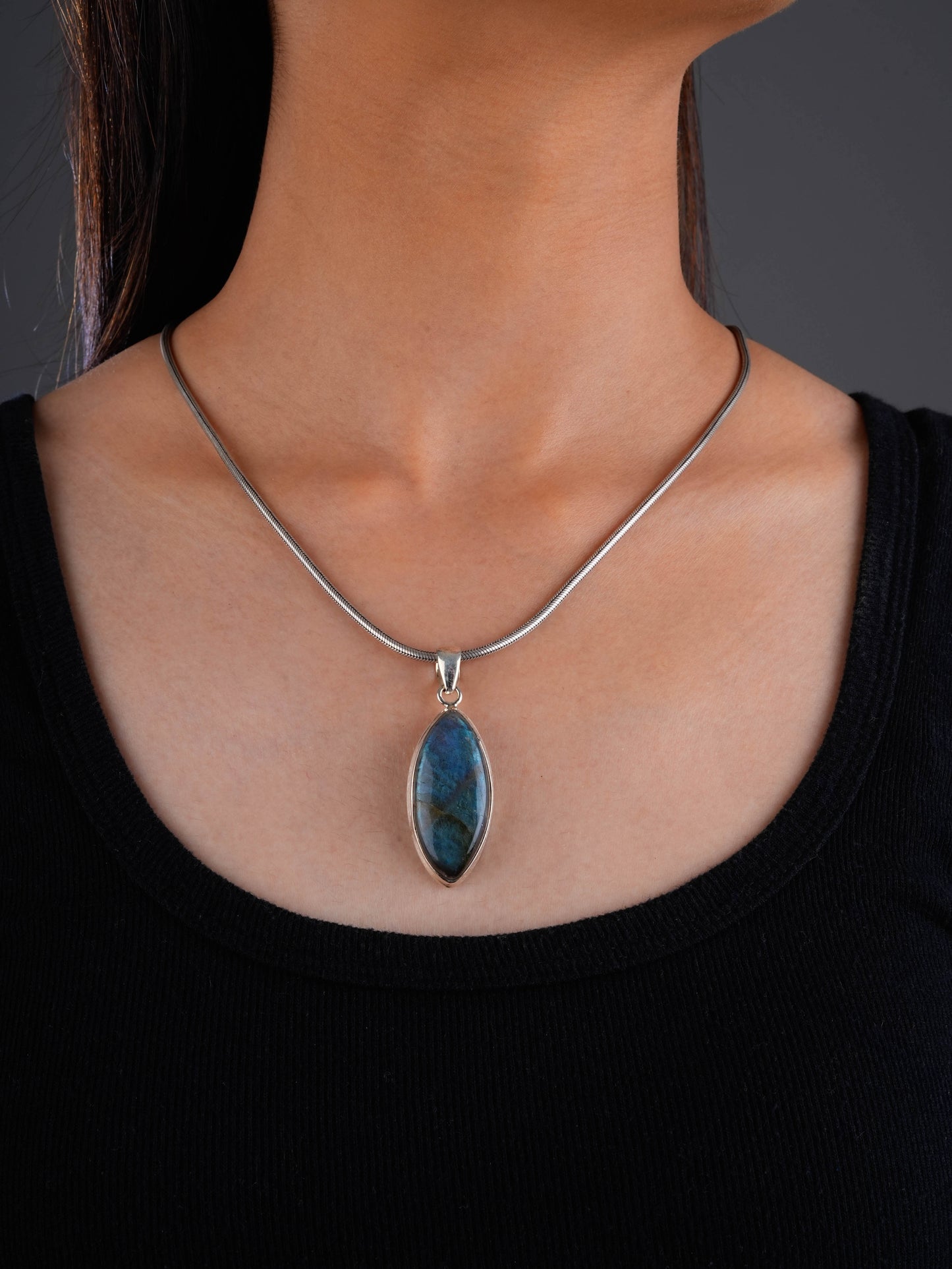 The Labradorite Silver Pendant