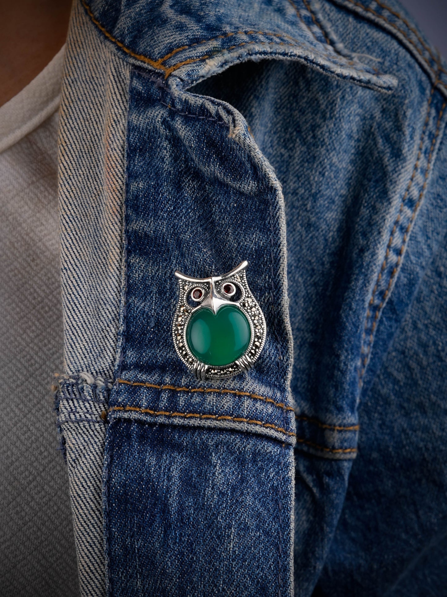 Vintage Elegance: Mystic Green Onyx Owl Pendant