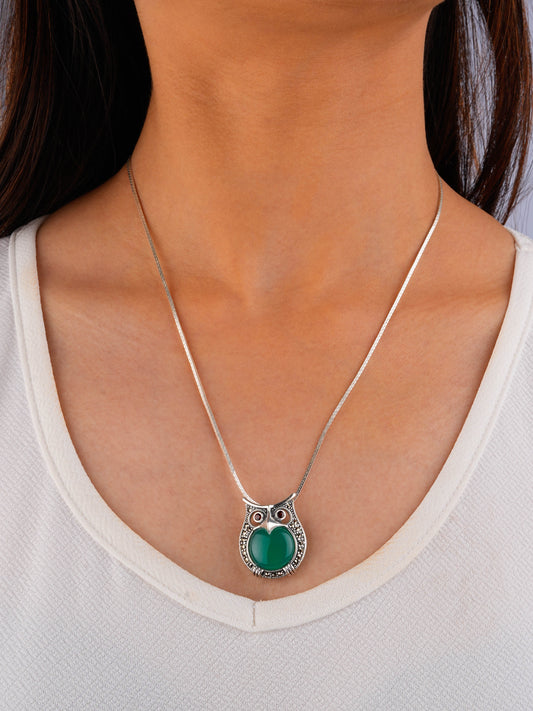 Vintage Elegance: Mystic Green Onyx Owl Pendant