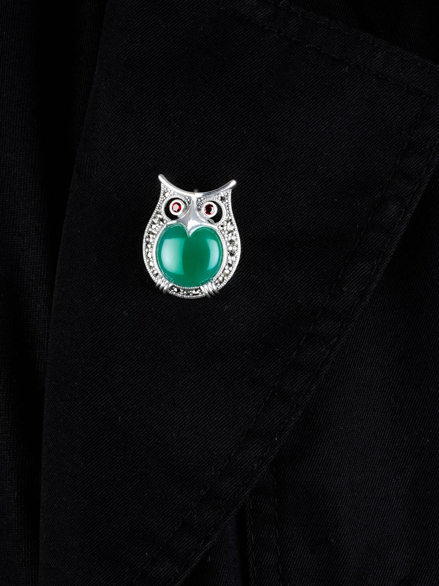 Vintage Elegance: Mystic Green Onyx Owl Pendant