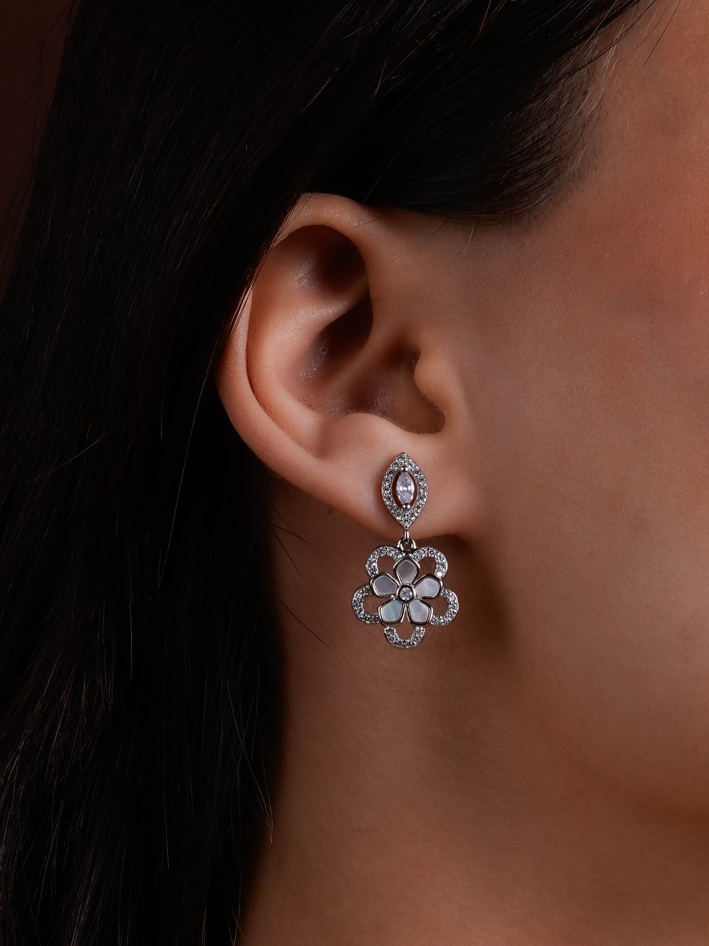 Silver, Zircon And MOP Flower Pendant Set