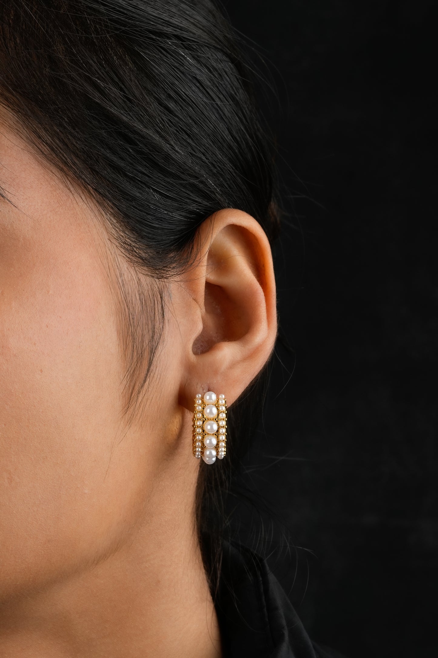 Charming Pearl Half-hoop Earrings