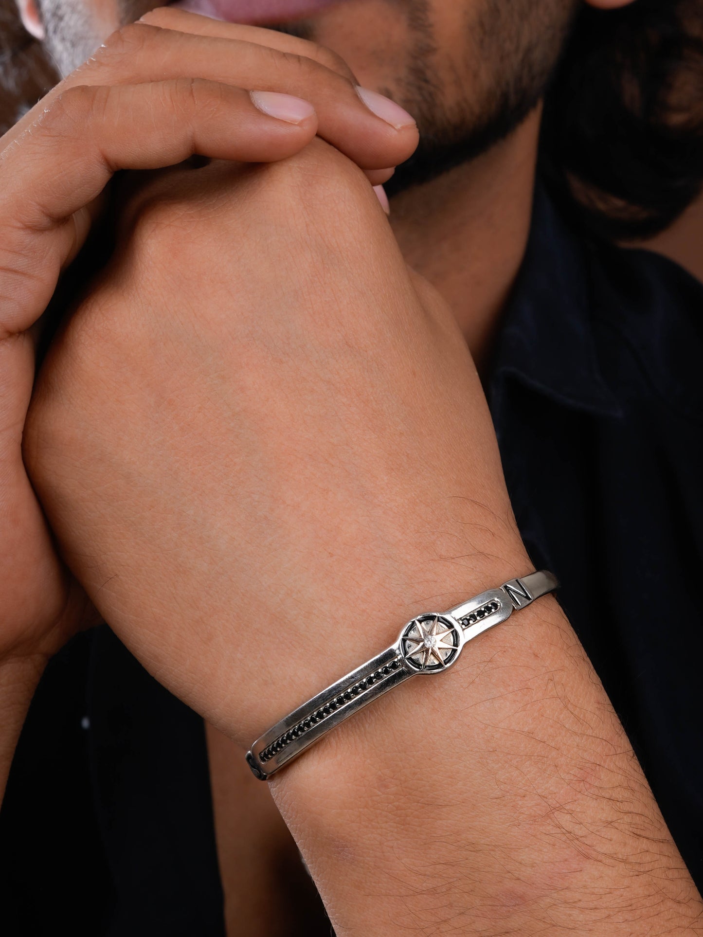 'The Campass' Open Bend Men Kada