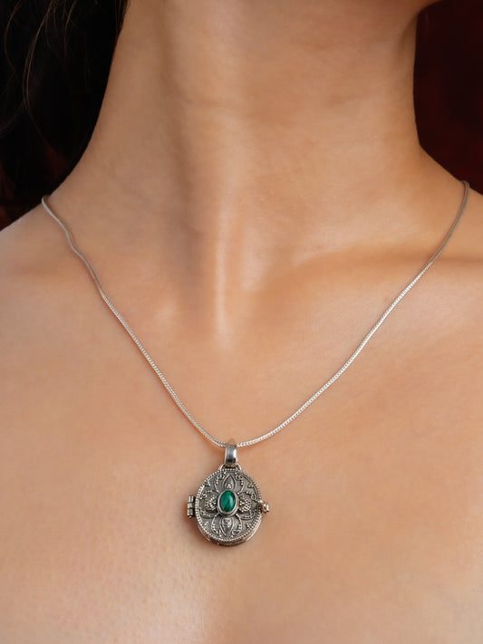 Malachite Studded Silver Taweez Pendant