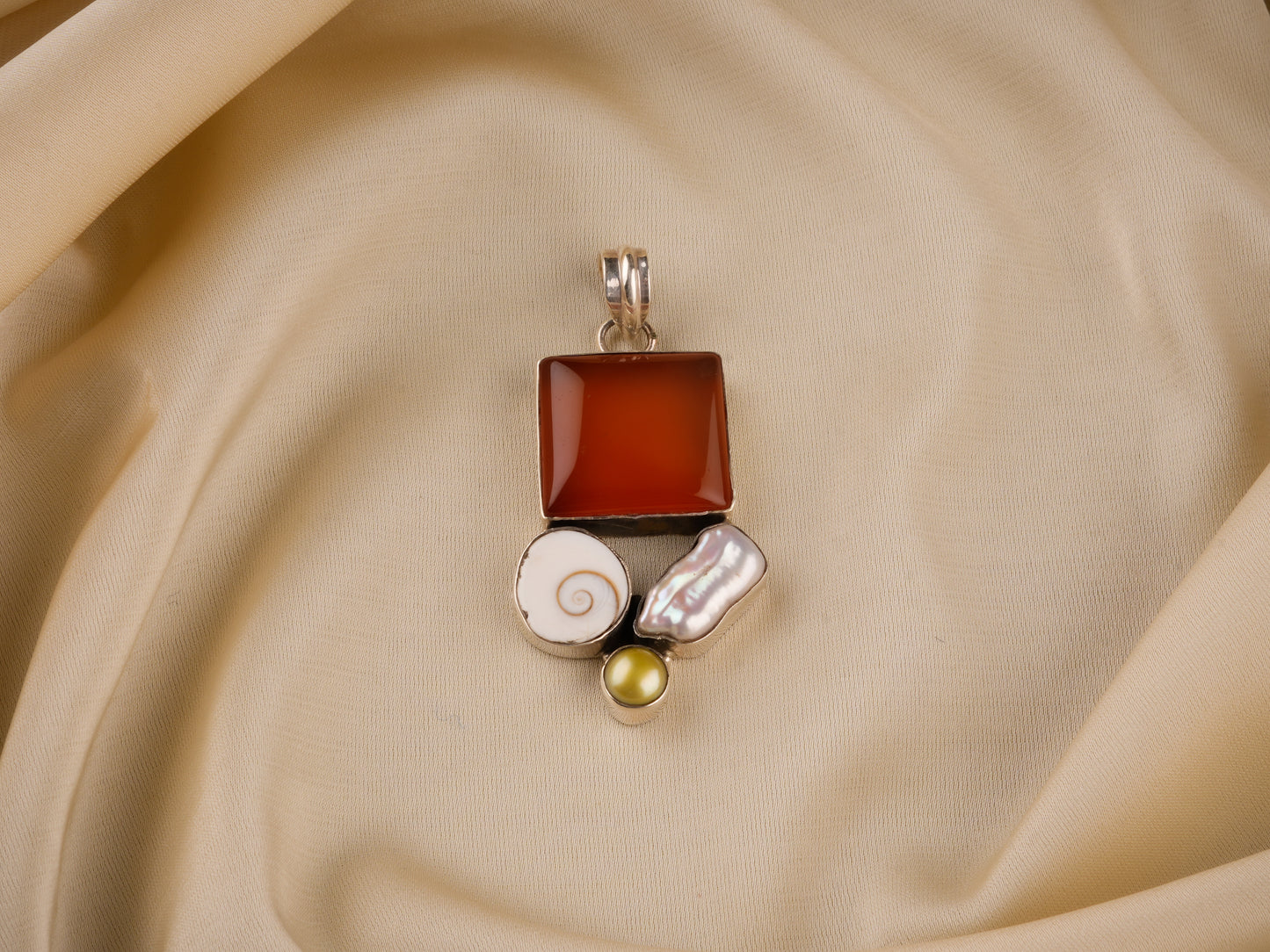 Carnelian Pearl Gomati Chakra Silver Pendant