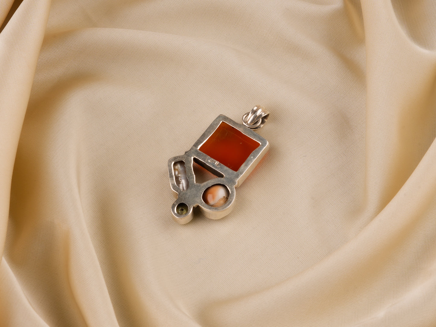 Carnelian Pearl Gomati Chakra Silver Pendant
