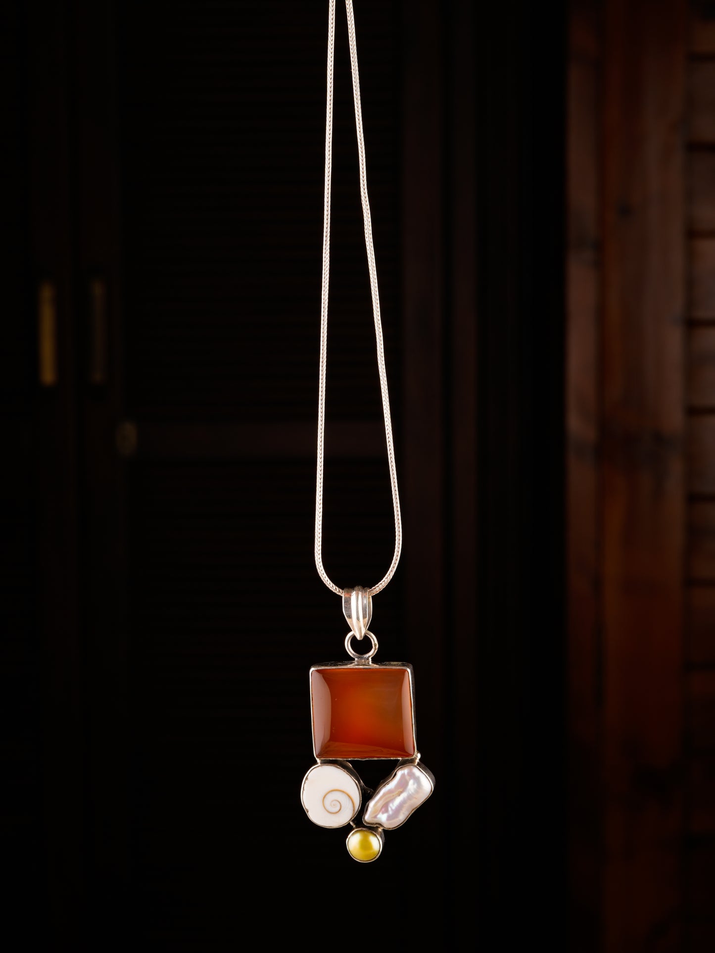 Carnelian Pearl Gomati Chakra Silver Pendant