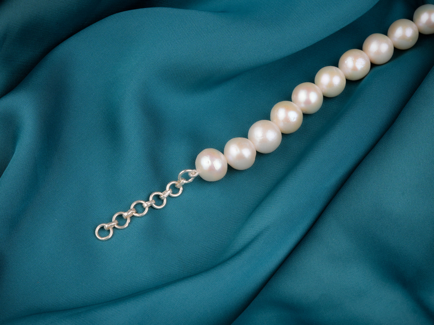 Timeless Fresh Water Graduated Pearl Chain
