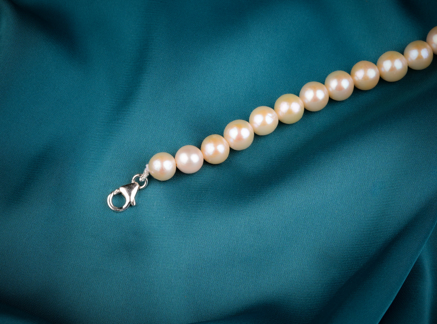Classic AAA Beige Round Pearl Necklace(8mm)