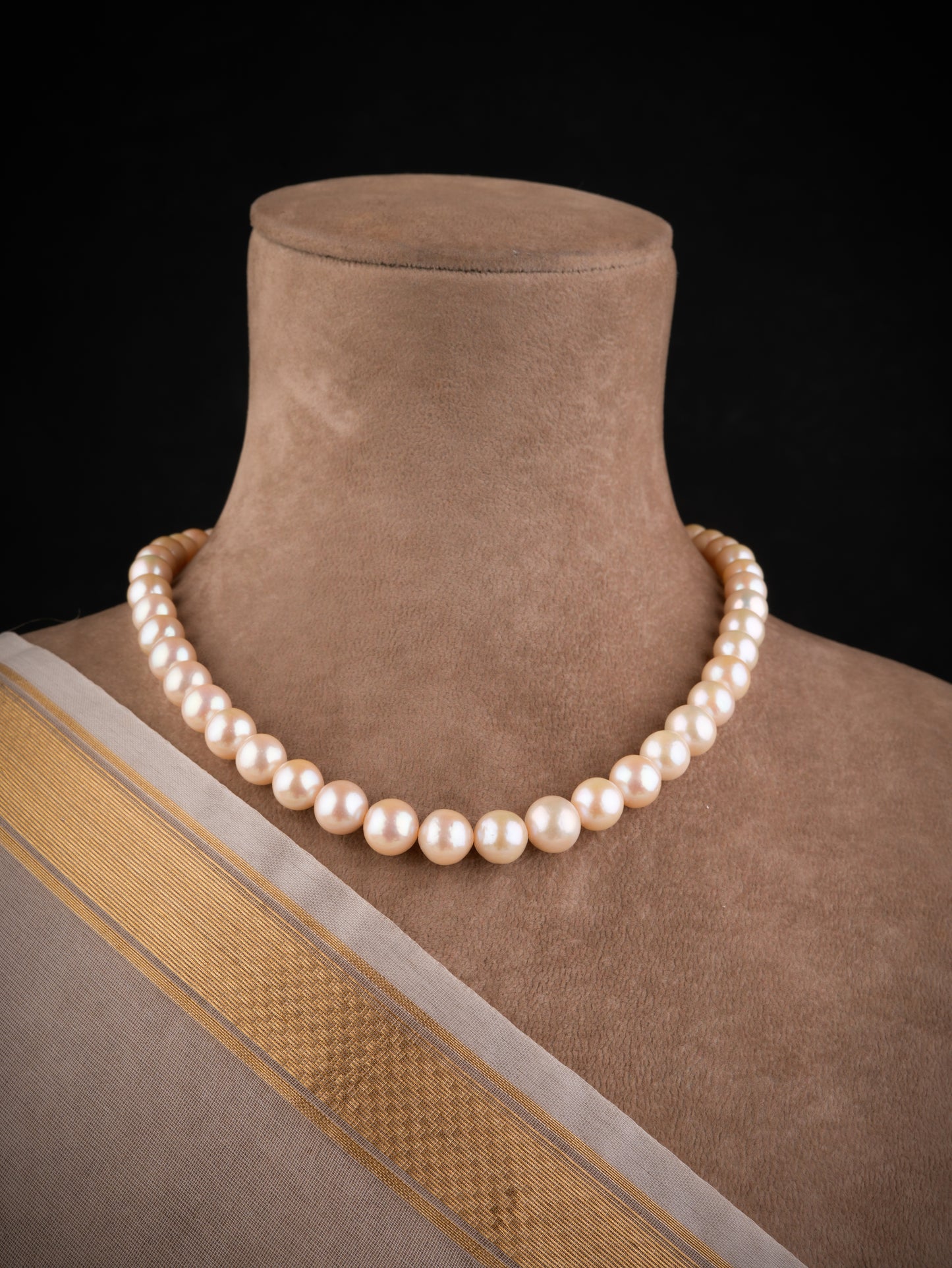 Classic AAA Beige Round Pearl Necklace(8mm)