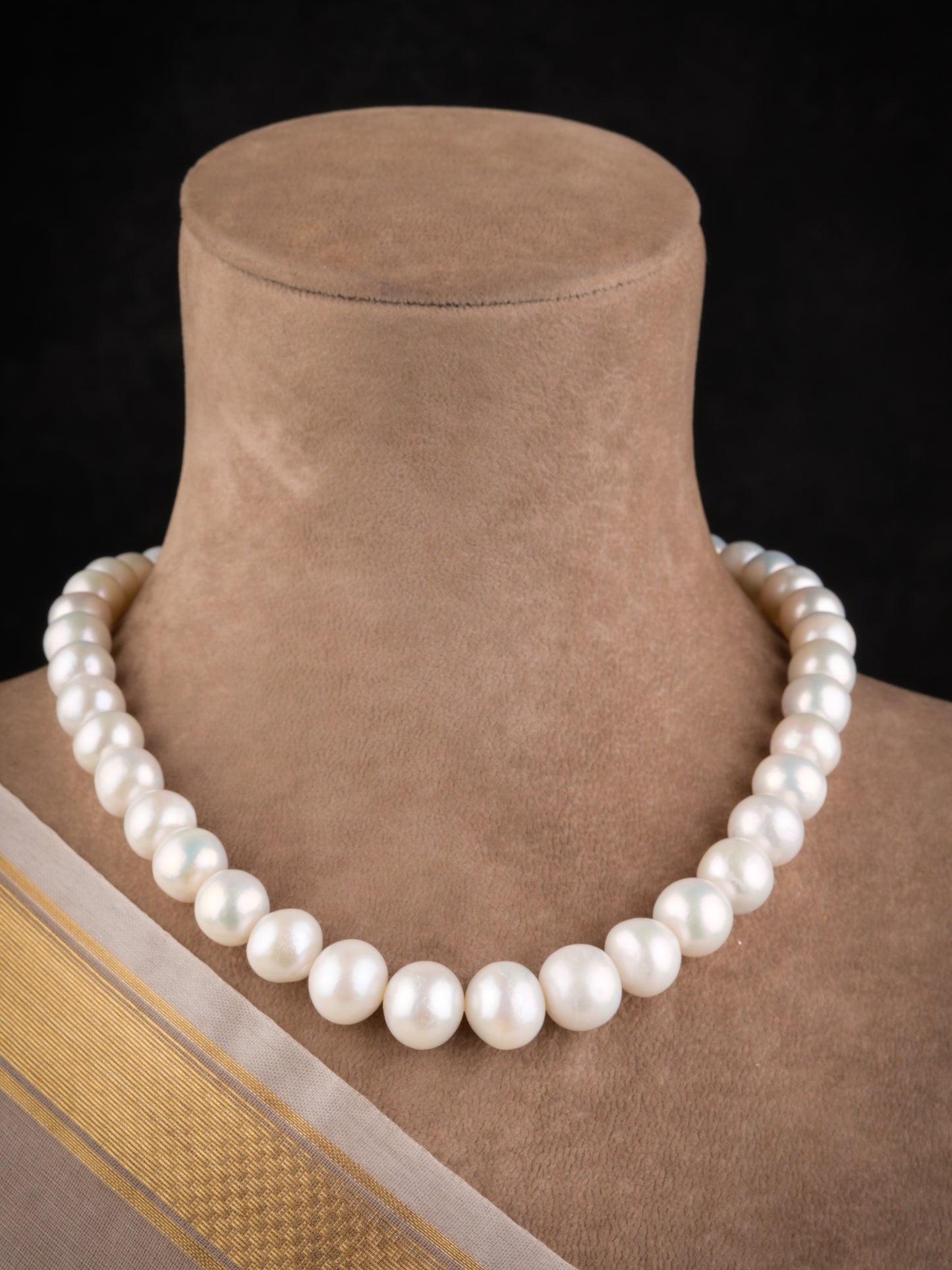 Classic AAA Pearl Necklace(12-15mm)