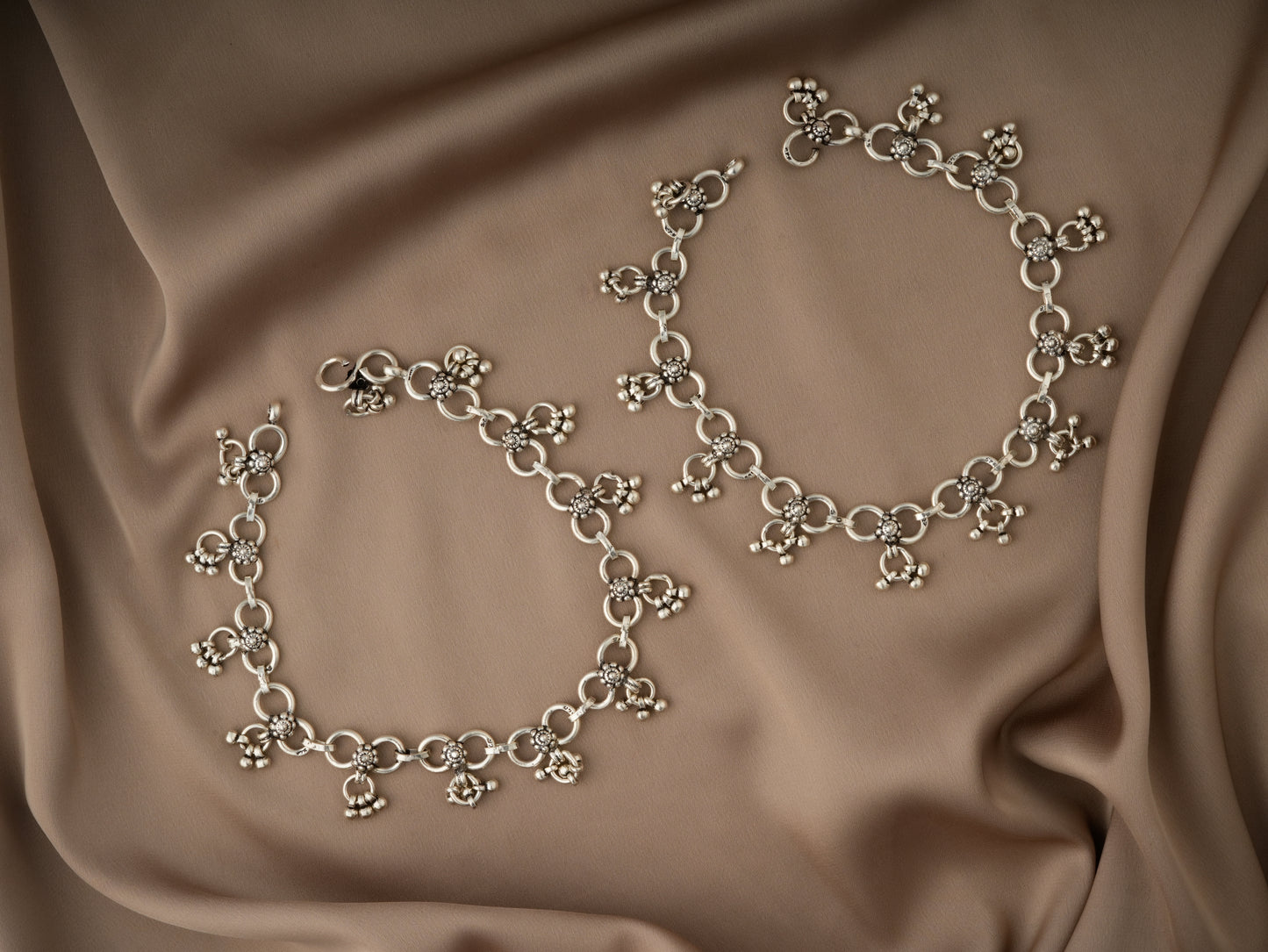 Linked Ghunghrus Silver Anklets