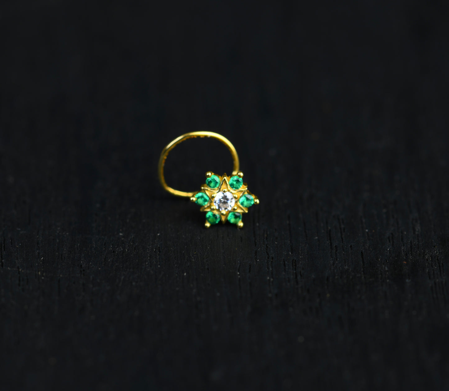 Emerald Shimmering Star Gold Plated Silver Nose Pin