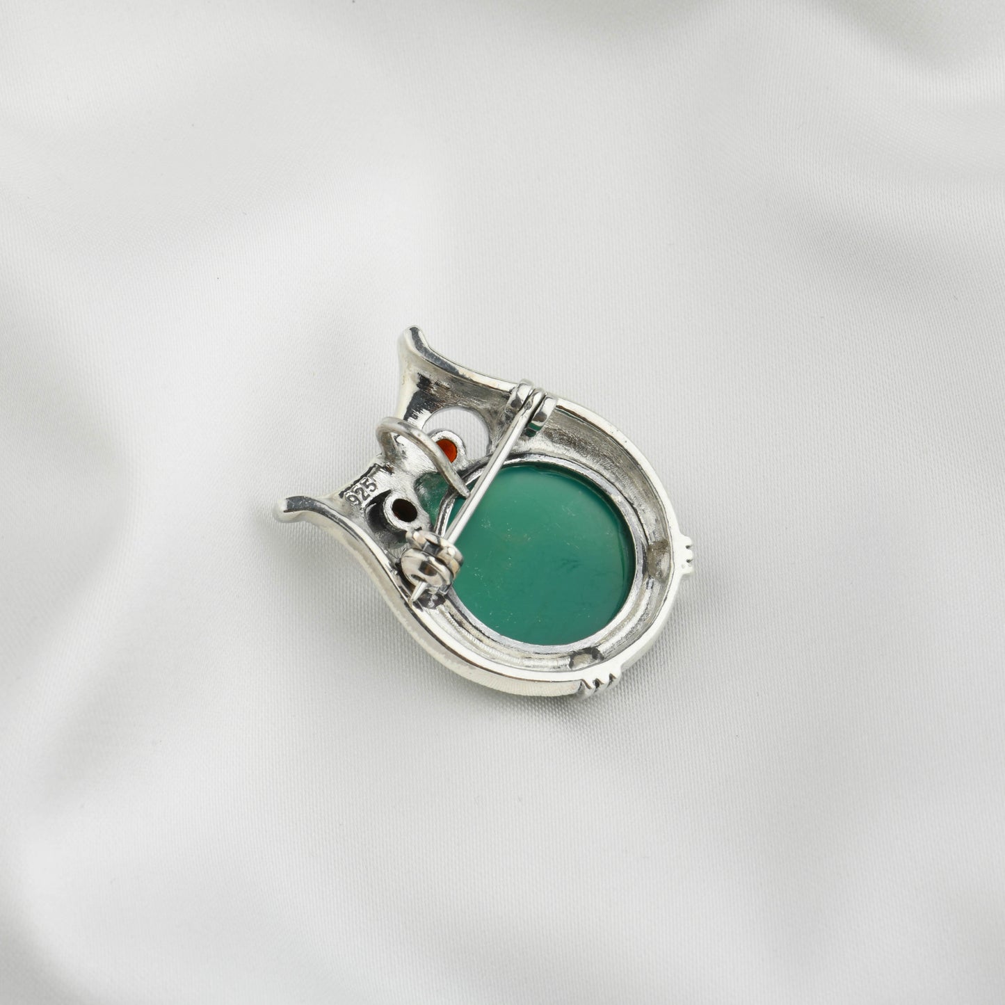 Vintage Elegance: Mystic Green Onyx Owl Pendant