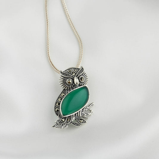 Vintage Verdant Wisdom: Green Onyx Owl Brooch Cum Pendant
